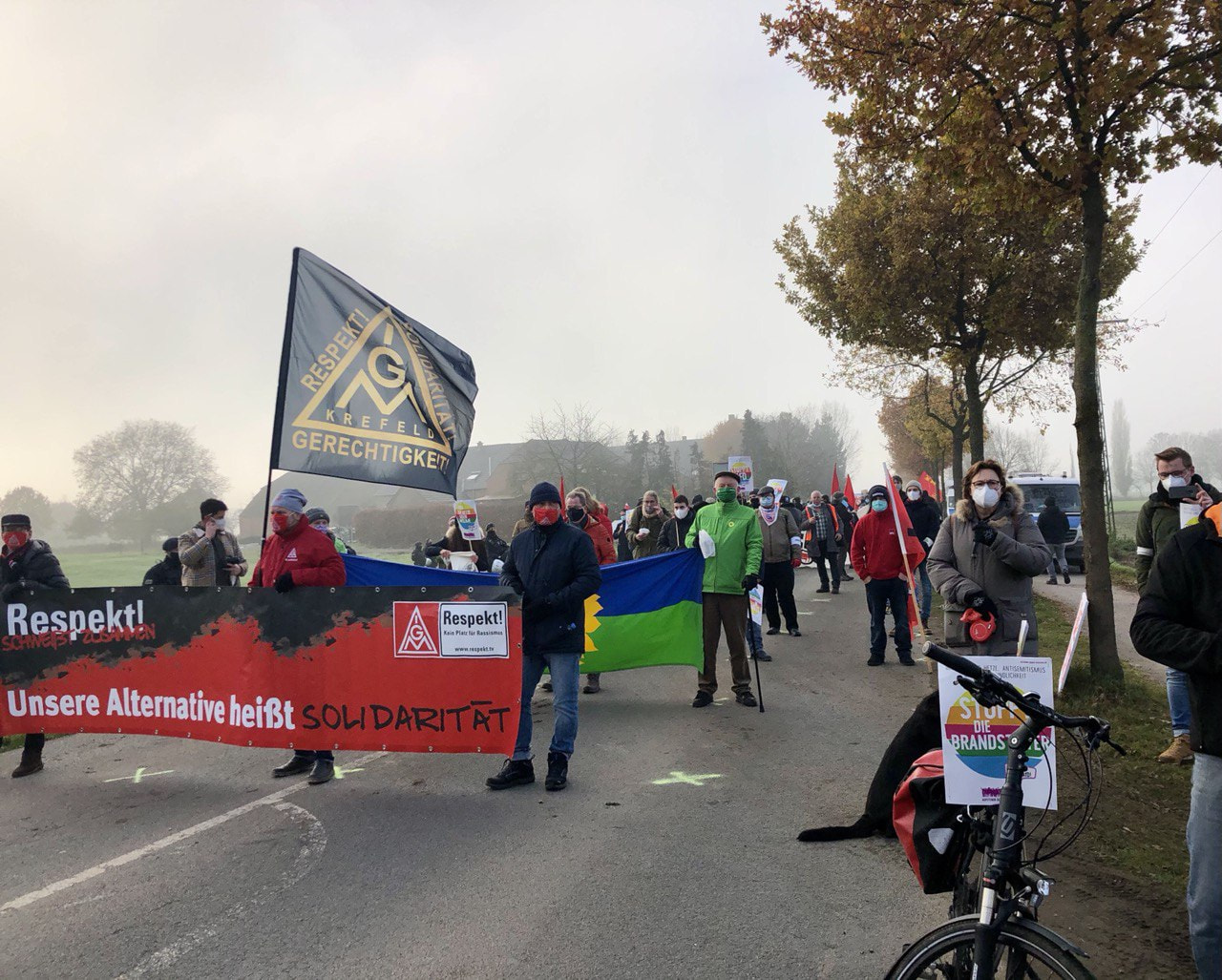 photo5343813050467200756